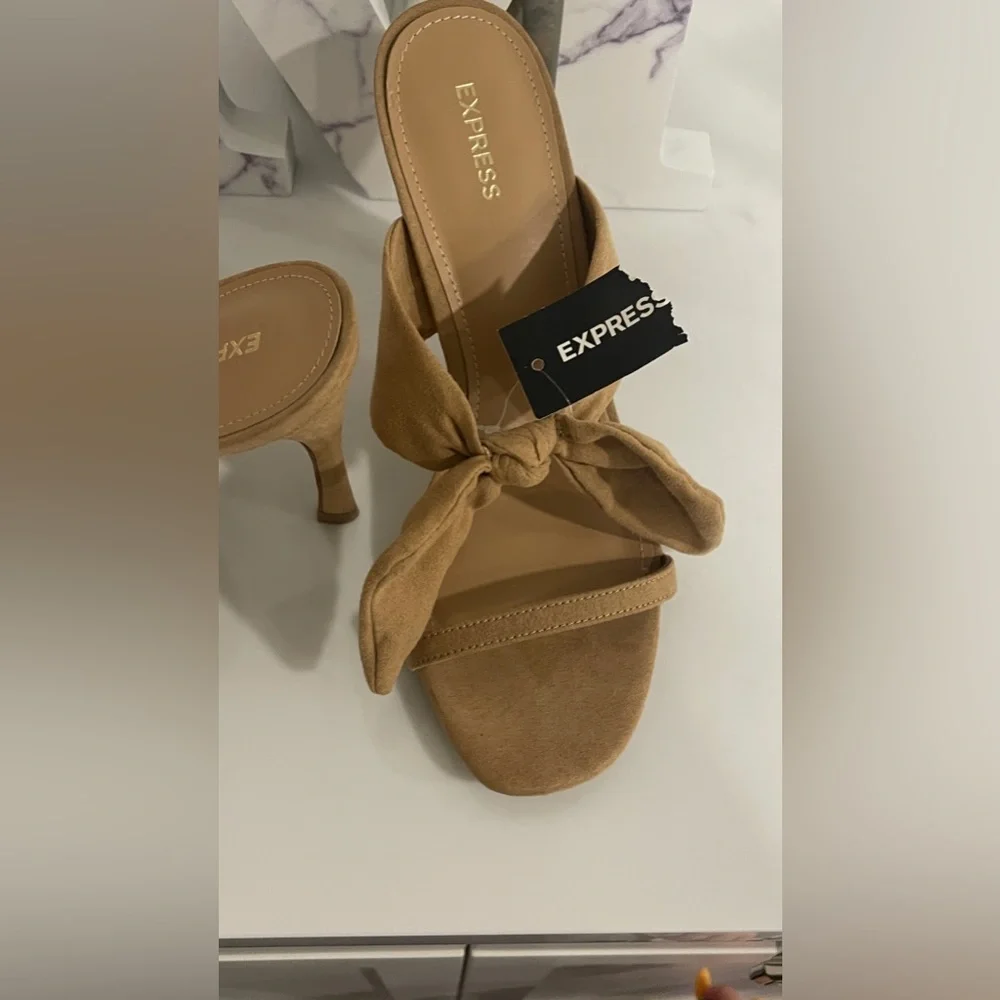 Express  shoes 👠 used but in perfect condition for any occasion ❤️ - Picture 4 of 9